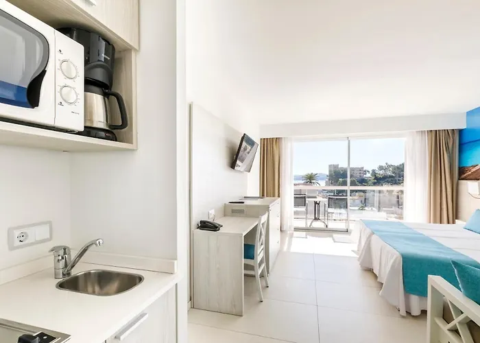 Y 4* Παγκουέρα