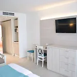 Y Aparthotel