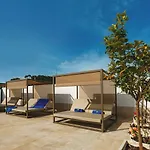 Y 4*