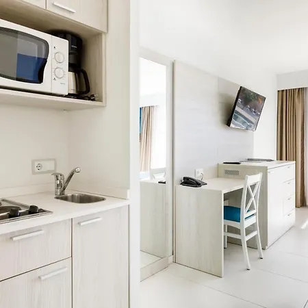 Y Apartahotel 4*