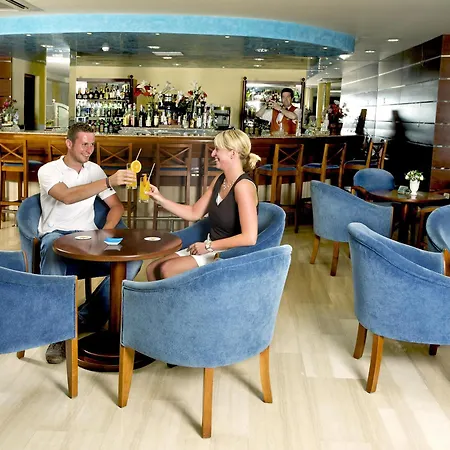 Y Apartahotel 4*