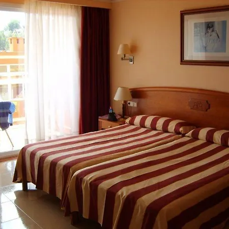 Y 4* Peguera