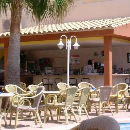 Y Aparthotel 4*