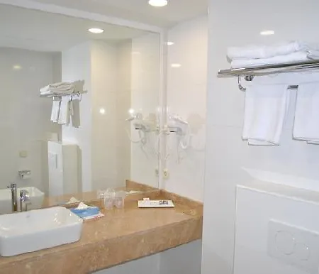 Apartahotel Y 4*