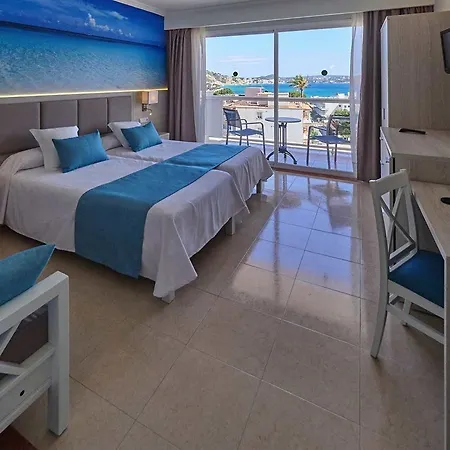 Y Aparthotel 4*