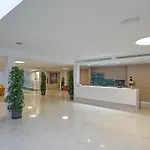 Y 4*