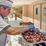 Y Apartahotel 4*