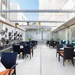 Apartahotel Y 4*