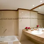 Y Apartahotel